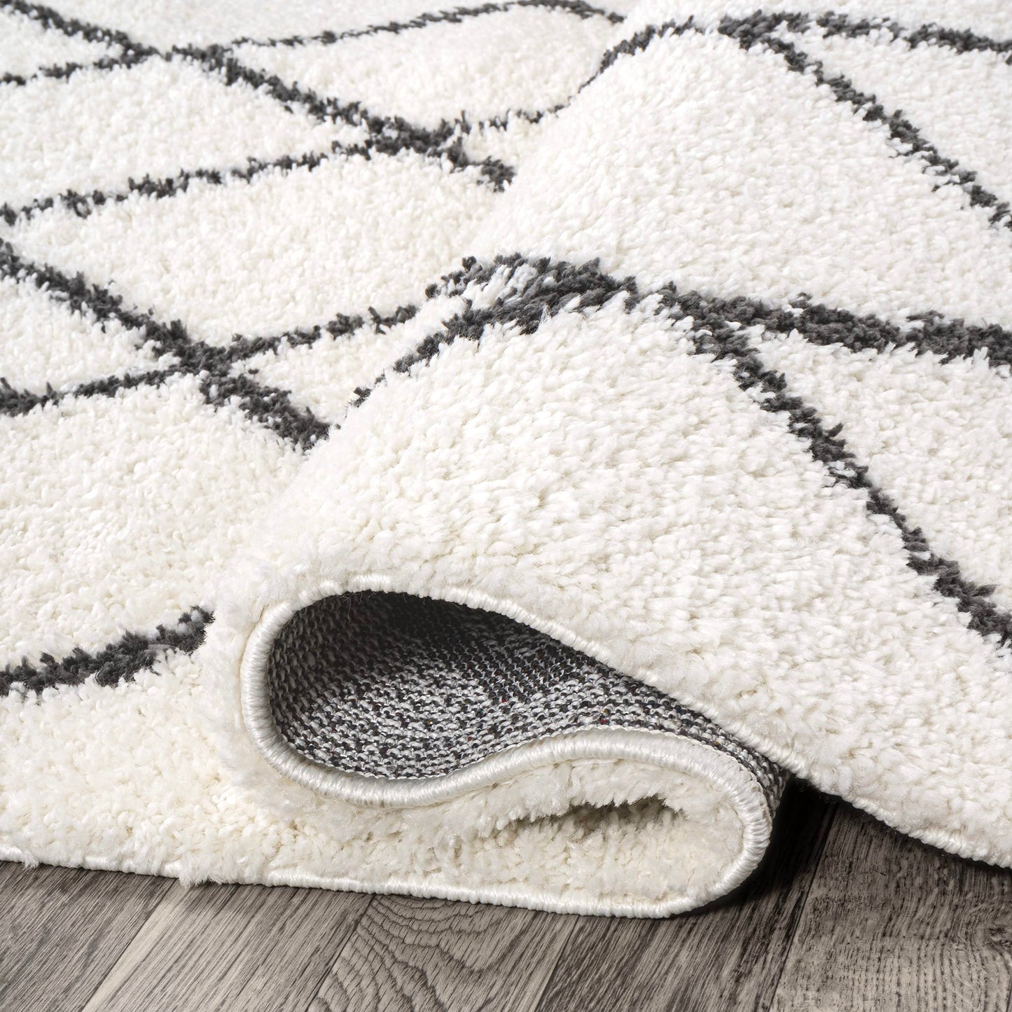 JONATHAN Y Cami Diamond Shag White/Gray Indoor Area Rug, 3x5, Moroccan, Bohemian, Contemporary, Easy-Cleaning for Living Room, Bedroom, Kitchen, Pet Friendly, Non-Shedding (MOH410A-3)