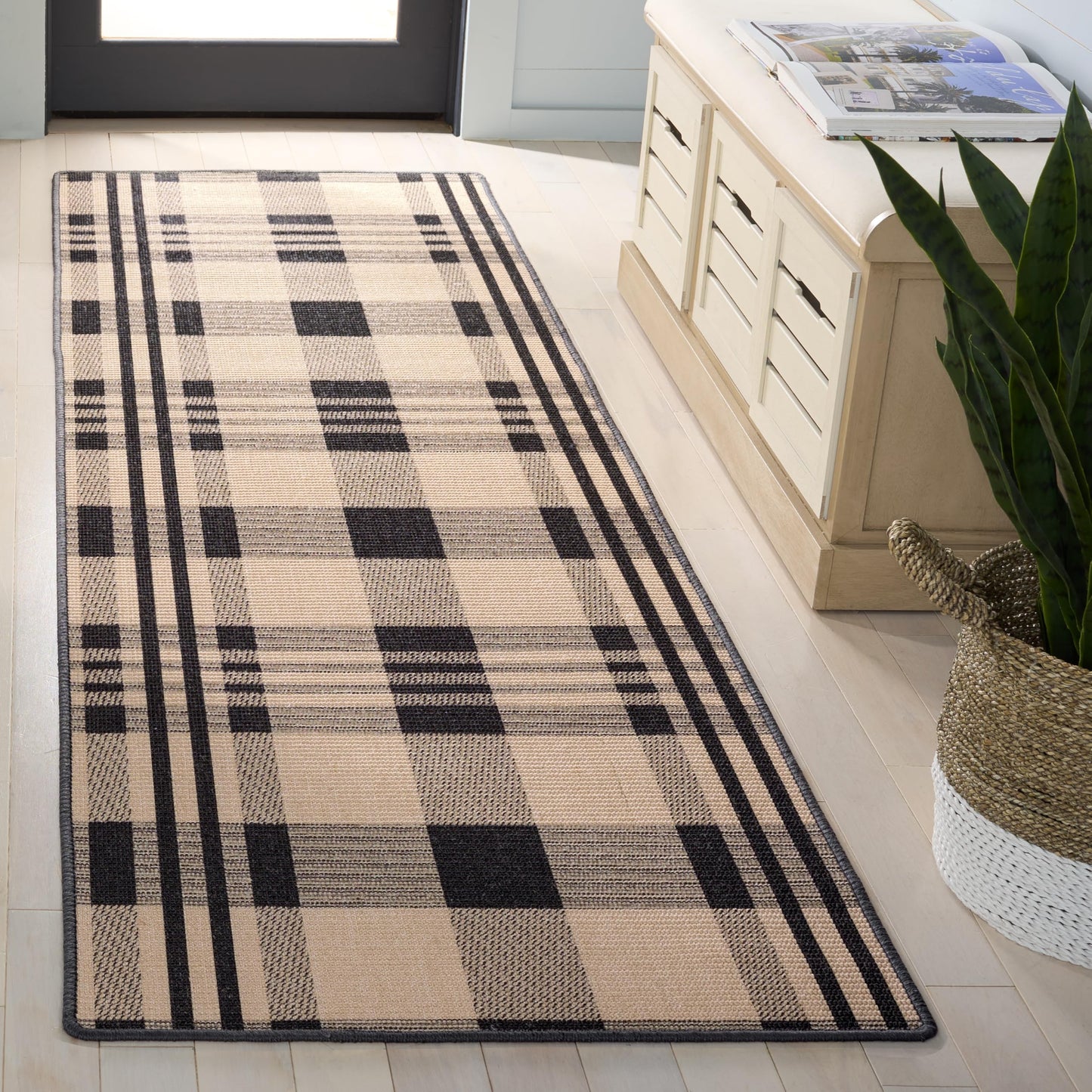 SAFAVIEH Natural Fiber Collection Area Rug - 2'6" x 8' Runner, Natural & Black, Sisal, Slip Resistant, Ideal for Living Room, Hallway, Foyer, Entryway, Bedroom (NF157Z)
