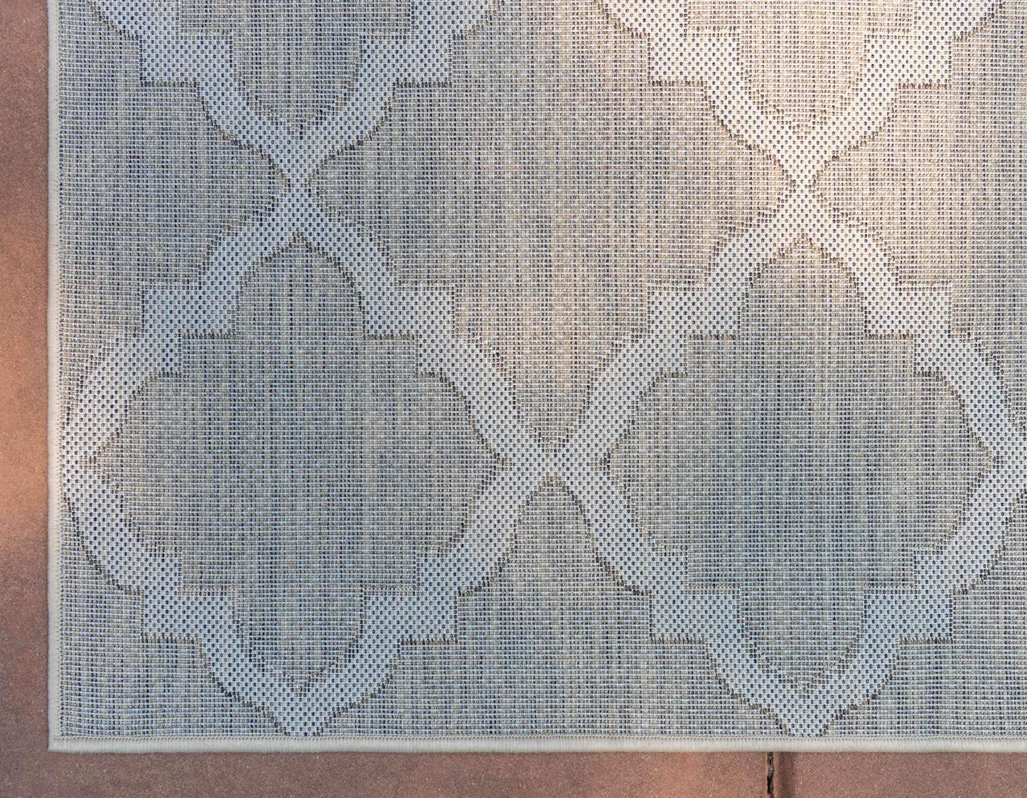 Unique Loom Outdoor Trellis Collection Area Rug - Raised Trellis (3' 3" x 5' 3" Rectangle, Beige/ Brown)