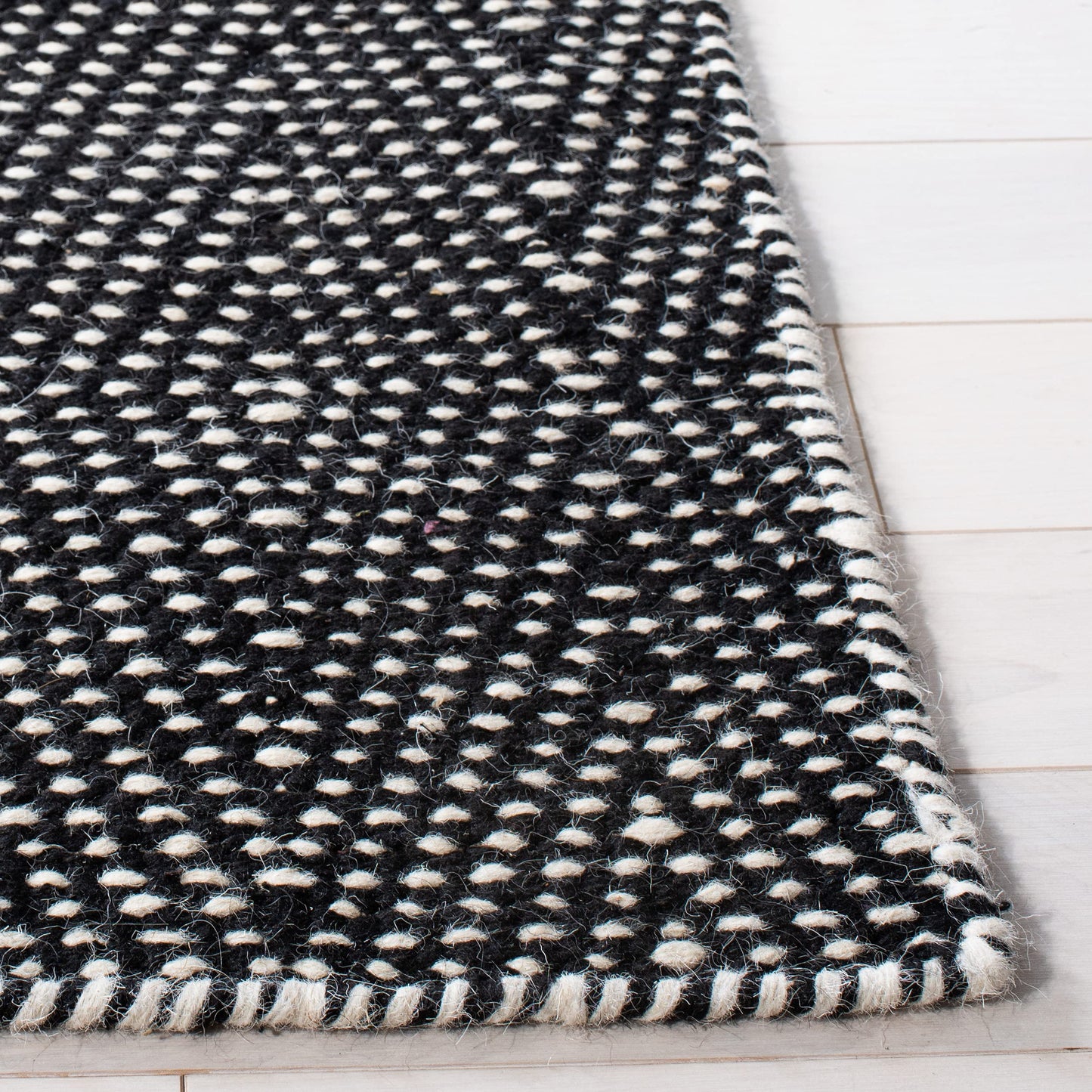SAFAVIEH Area Rug 8x10 - Kilim Collection - Large - Black & Ivory, Flat Weave Wool Design, Ideal for Living Room, Bedroom, Office, Dining Space (KLM380Z)