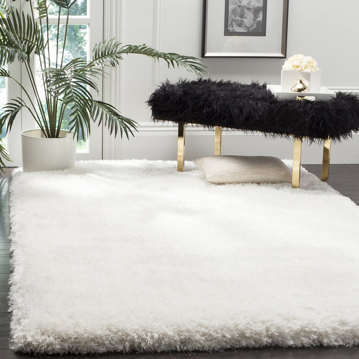 SAFAVIEH Luxe Shag Collection Area Rug - 6' Square, Ivory, Handmade Glam, 3.2-inch Thick Ideal for High Traffic Areas in Living Room, Bedroom (SGX160A)