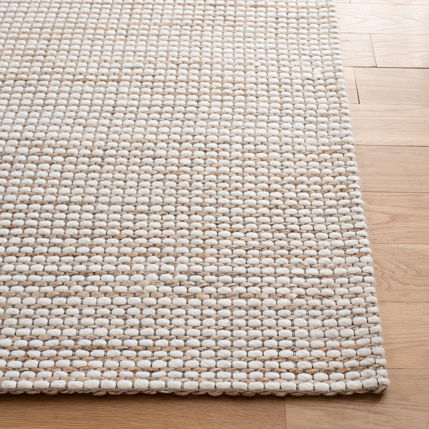 SAFAVIEH Natural Fiber Collection Area Rug - 4' Square, Natural & Ivory, Handmade Farmhouse Jute & Wool, Ideal for High Traffic Areas in Living Room, Bedroom (NFB553A)
