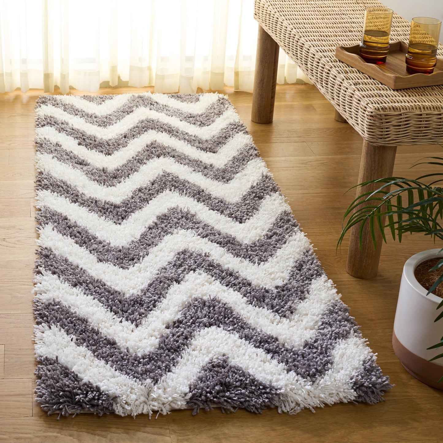 SAFAVIEH Chevron Shag Collection Runner Rug - 2'3" x 10', Ivory & Grey, Handmade, 1.2-inch Thick Ideal for High Traffic Areas in Living Room, Bedroom (SG250C)