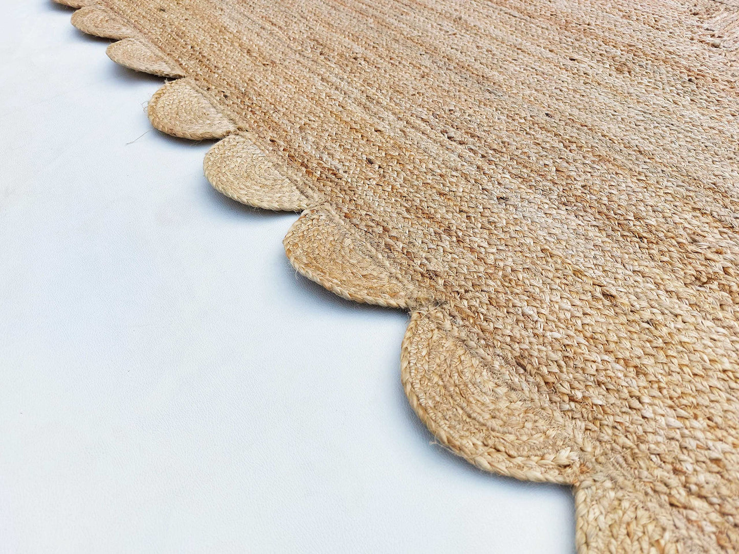 Gautam International Scalloped Natural Jute Area Rug, Natural Color (2'X3')