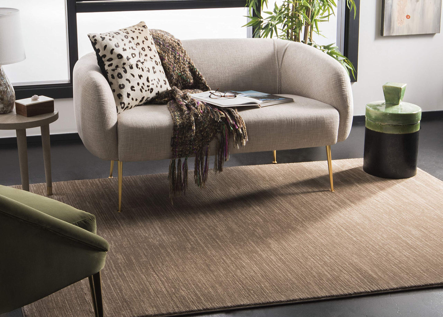 SAFAVIEH Area Rug 6x9 - Vision Collection - Light Brown, Modern Ombre Design, Non-Shedding & Easy to Clean, Ideal for Living Room, Bedroom, Dining Space (VSN606C)