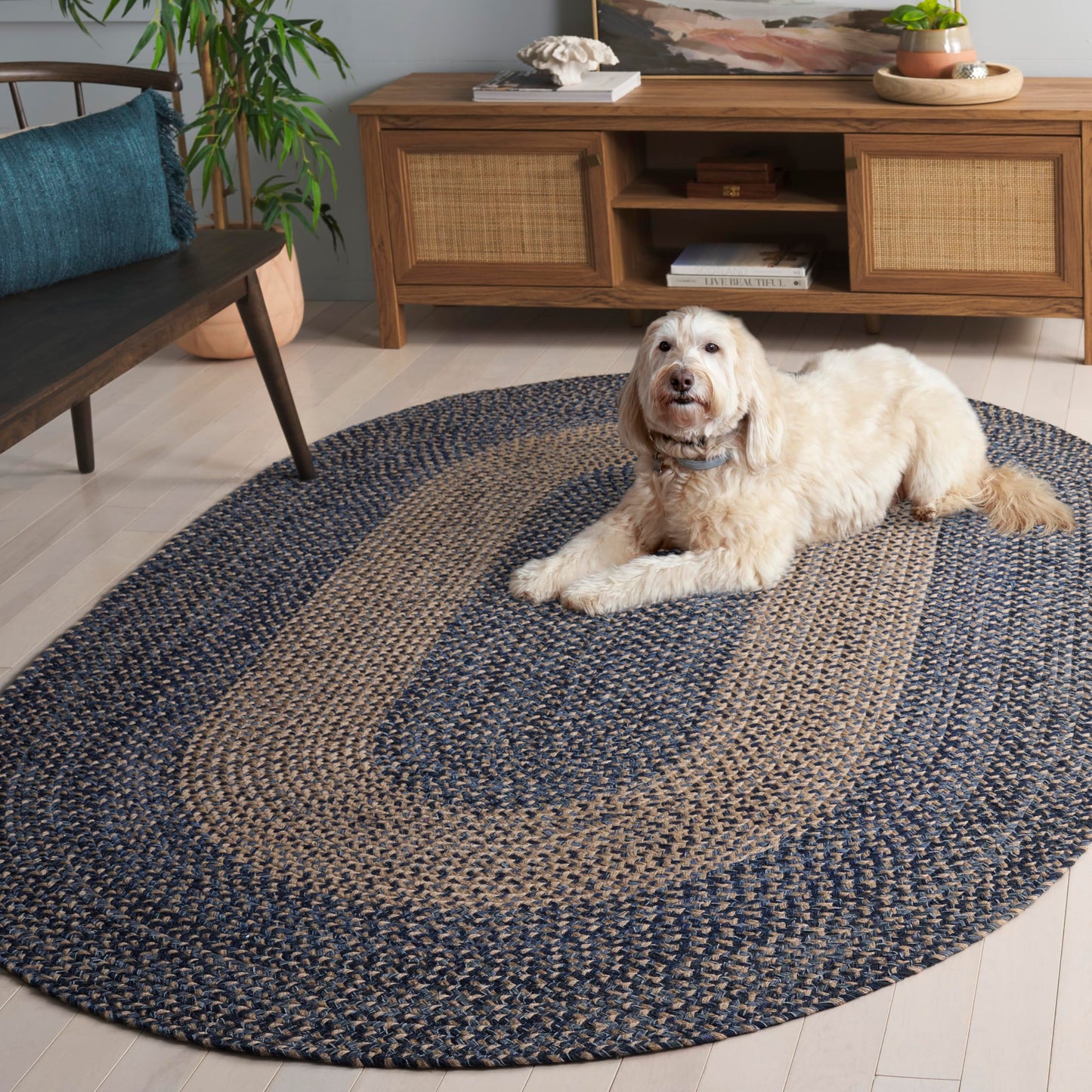 SAFAVIEH Braided Collection Area Rug - 4' x 6' Oval, Natural & Blue, Handmade Jute & Cotton, Ideal for Living Room, Bedroom, Home Office, Dining Space (BRA841M-4OV)