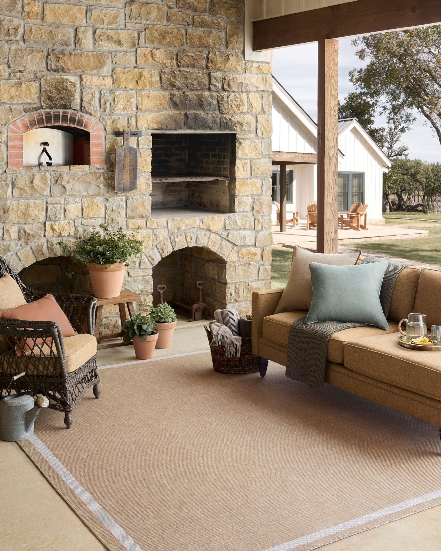 Loloi Easton Collection ESN-05 Wheat/Ivory 5'-3" x 7'-6" Area Rug