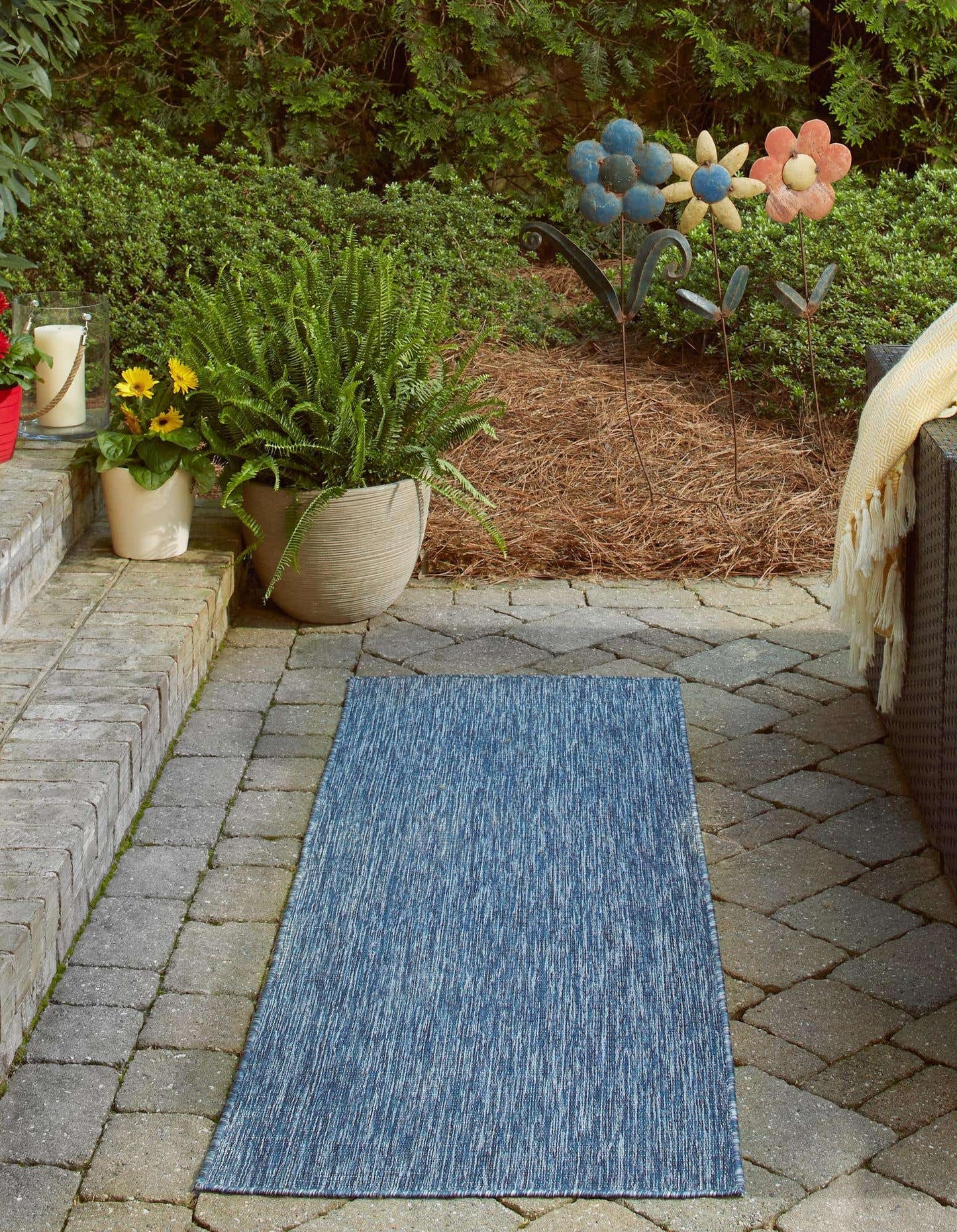 Unique Loom Outdoor Solid Collection Area Rug (2' 7" x 10' Runner Blue/Navy Blue)