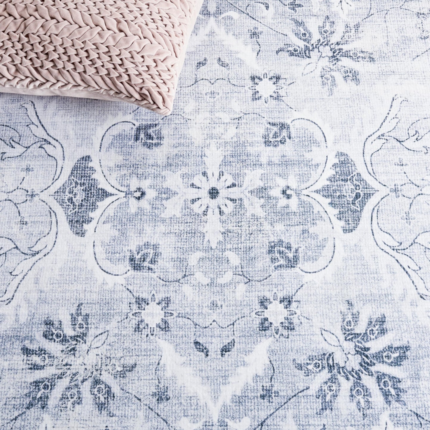 SAFAVIEH Washable Rug Arizona Collection - 3' x 5', Light Grey & Grey Green, Slip Resistant & Easy to Clean, Ideal for Living Room, Entryway, Foyer, Kitchen, Bedroom (ARZ118F)