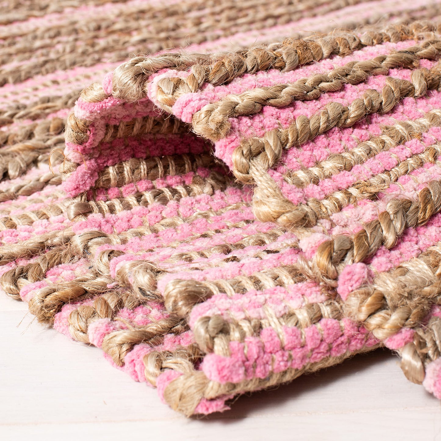 SAFAVIEH Cape Cod Collection Accent Rug - 4' x 6', Light Pink, Handmade Flat Weave Jute, Ideal for High Traffic Areas in Entryway, Living Room, Bedroom (CAP851E)
