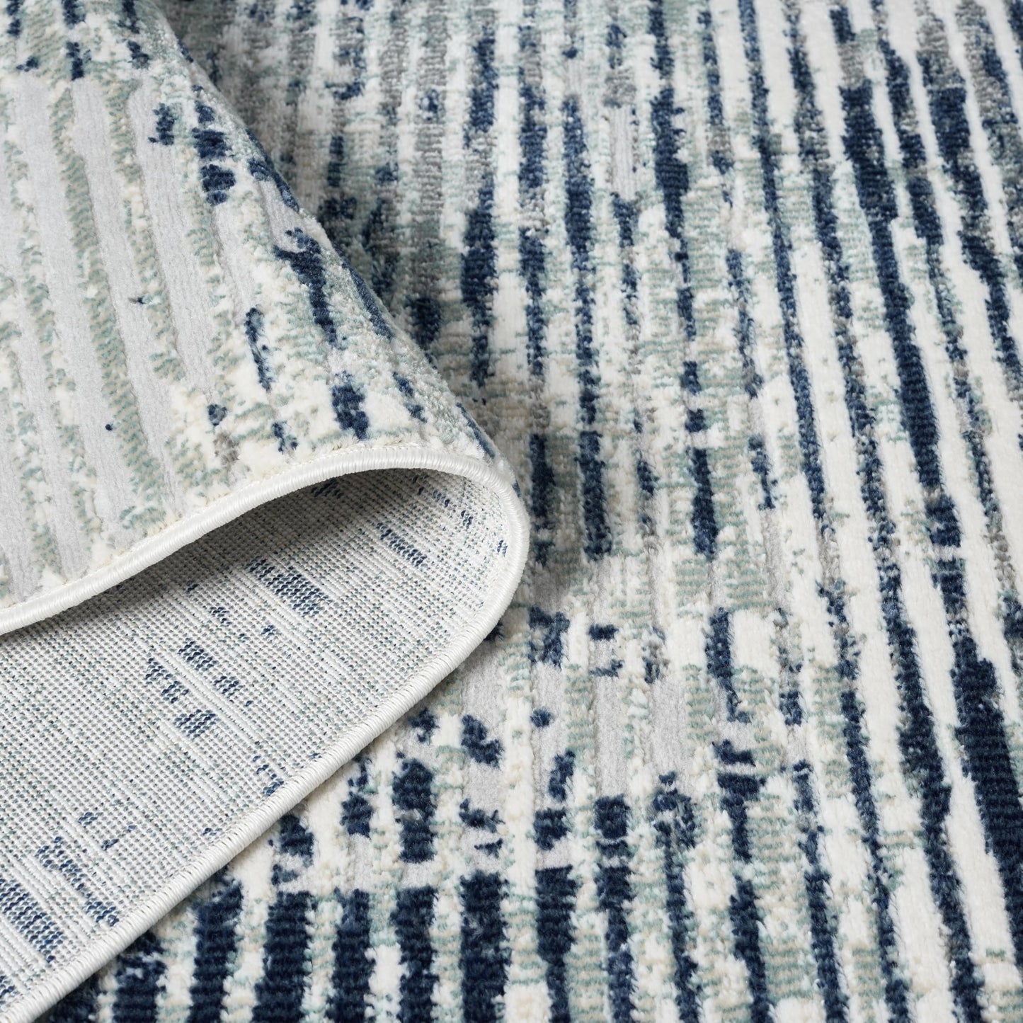 Nicole Miller NEW YORK Mirella Distressed Diamond Indoor Area Rug, Soft Textured Rug, Grey/Blue, 5'2"x7'2"