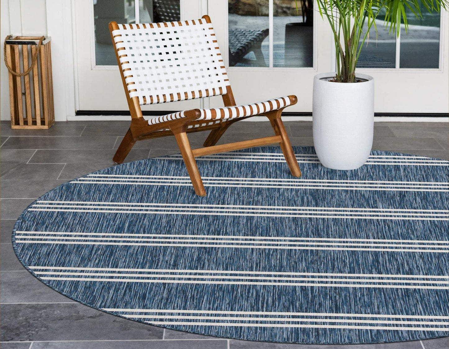 Unique Loom Jill Zarin Outdoor Collection Area Rug - Anguilla (10' 8'' Round, Blue/ Ivory)
