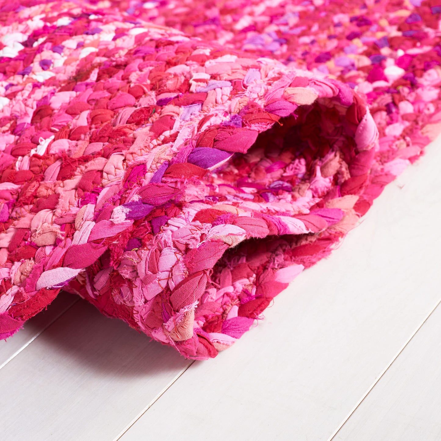 SAFAVIEH Braided Collection Area Rug - 4' x 6' Oval, Pink & Fuchsia, Handmade Country Farmhouse Reversible Cotton, Ideal for High Traffic Areas in Living Room, Bedroom (BRD452U)
