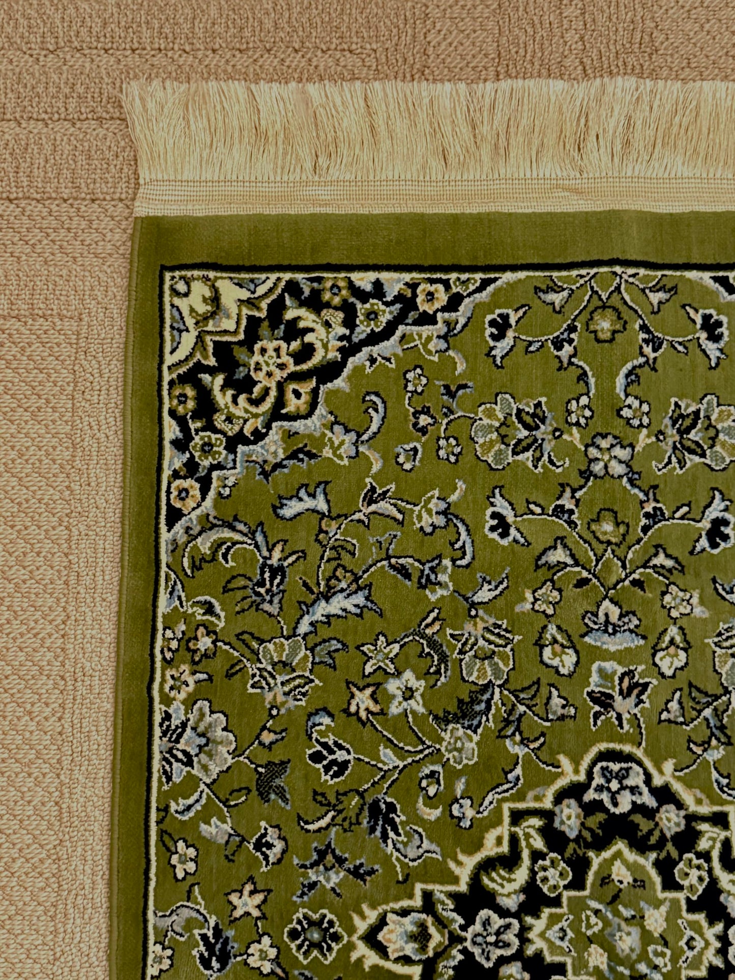Premium Islamic Muslim Prayer Rug – Made in Madinah – 0.3 in Thick Soft Islamic Sajadah – Portable Prayer Mat for Men & Women – Eid, Ramadan, Hajj & Umrah Gift (Green)