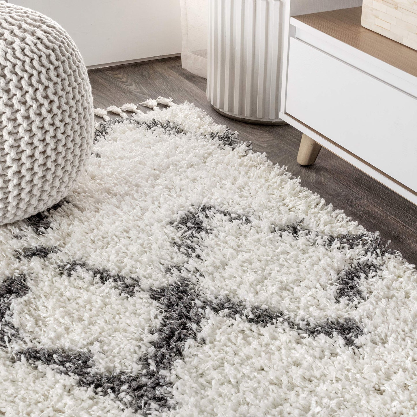 JONATHAN Y Mercer Shag Plush Tassel Ivory/Gray Indoor Area Rug, 3x5, Moroccan Geometric Trellis, Contemporary, Easy-Cleaning for Living Room, Bedroom, Kitchen, Pet Friendly, Non-Shedding (MCR102B-3)