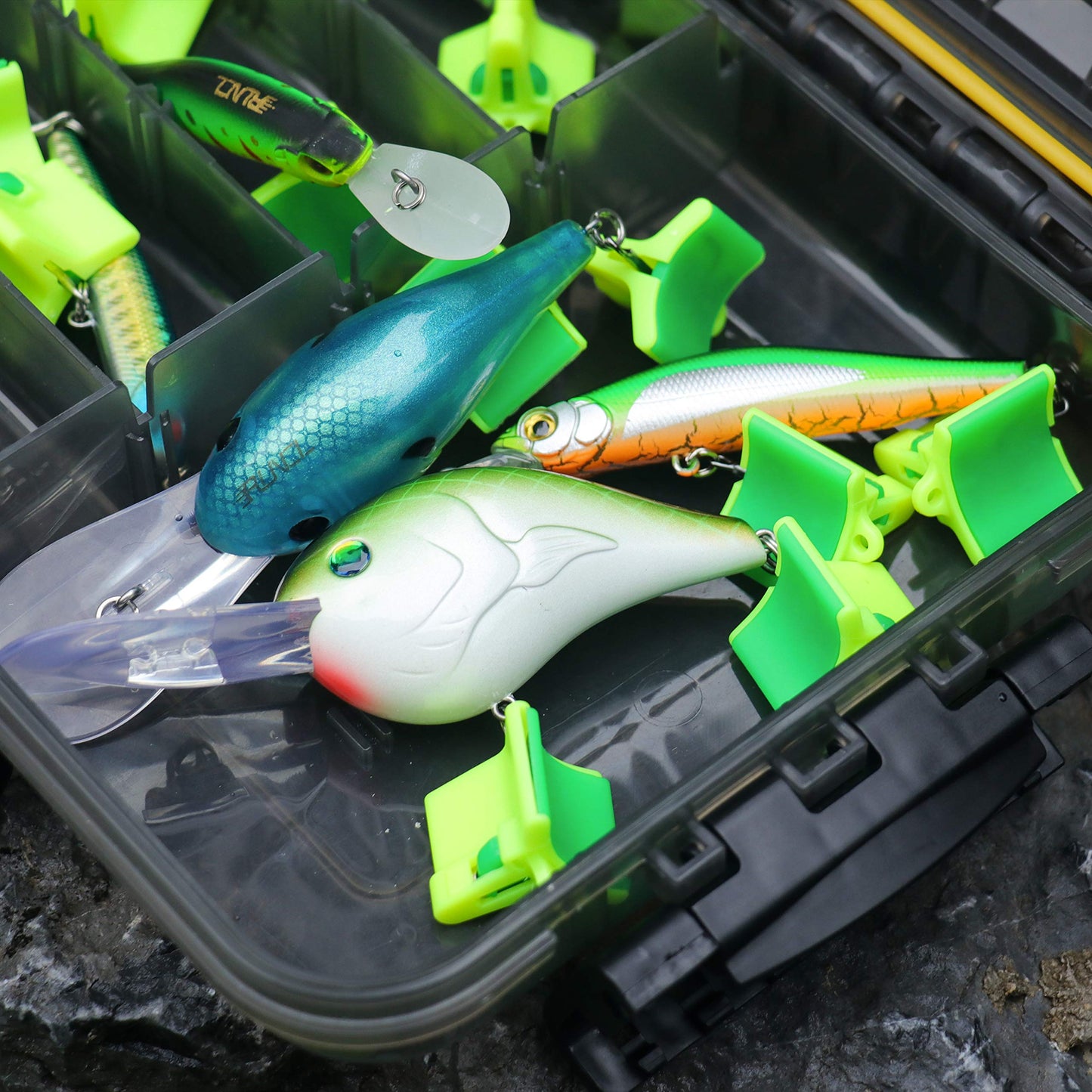 RUNCL Treble Hooks Covers Fishing Hooks Protector Treble Hook Safety Cap Hook Bonnets for Fishing Lures - Spring Design, Hollow Construction, Tangles Free, Fishing Hook Caps (Medium, 40pcs)