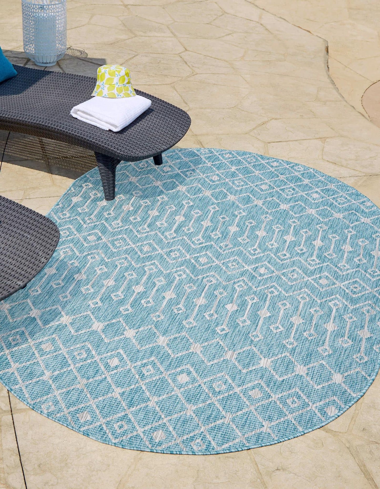 Unique Loom Outdoor Trellis Collection Area Rug - Tribal Trellis (3' 3" x 5' 3" Oval, Aqua/ Ivory)
