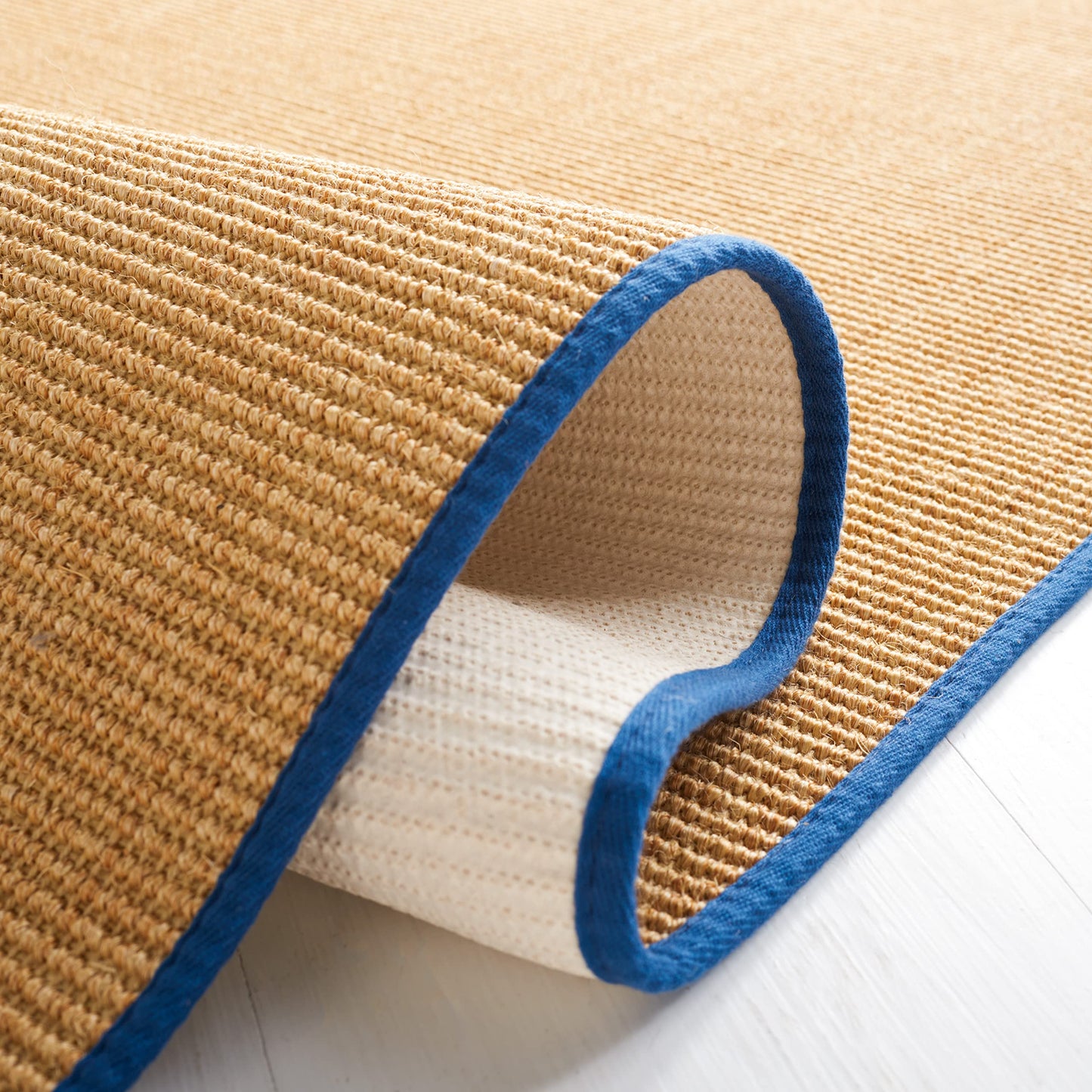 Martha Stewart x SAFAVIEH Area Rug Collection - 6' x 9', Natural & Navy, Sisal & Jute, Farmhouse Style, Ideal for Living Room, Bedroom, Office, Dining Space (MSR9501D)