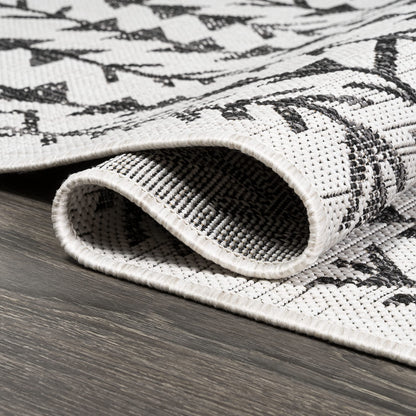 JONATHAN Y Bohemian Geometric Indoor Outdoor Area Rug 4X6 Ivory/Black, Tokay for Backyard, Patio, Porch, Easy-Cleaning, High Traffic, Pet-Friendly, Non-Shedding (SMB132D-4)
