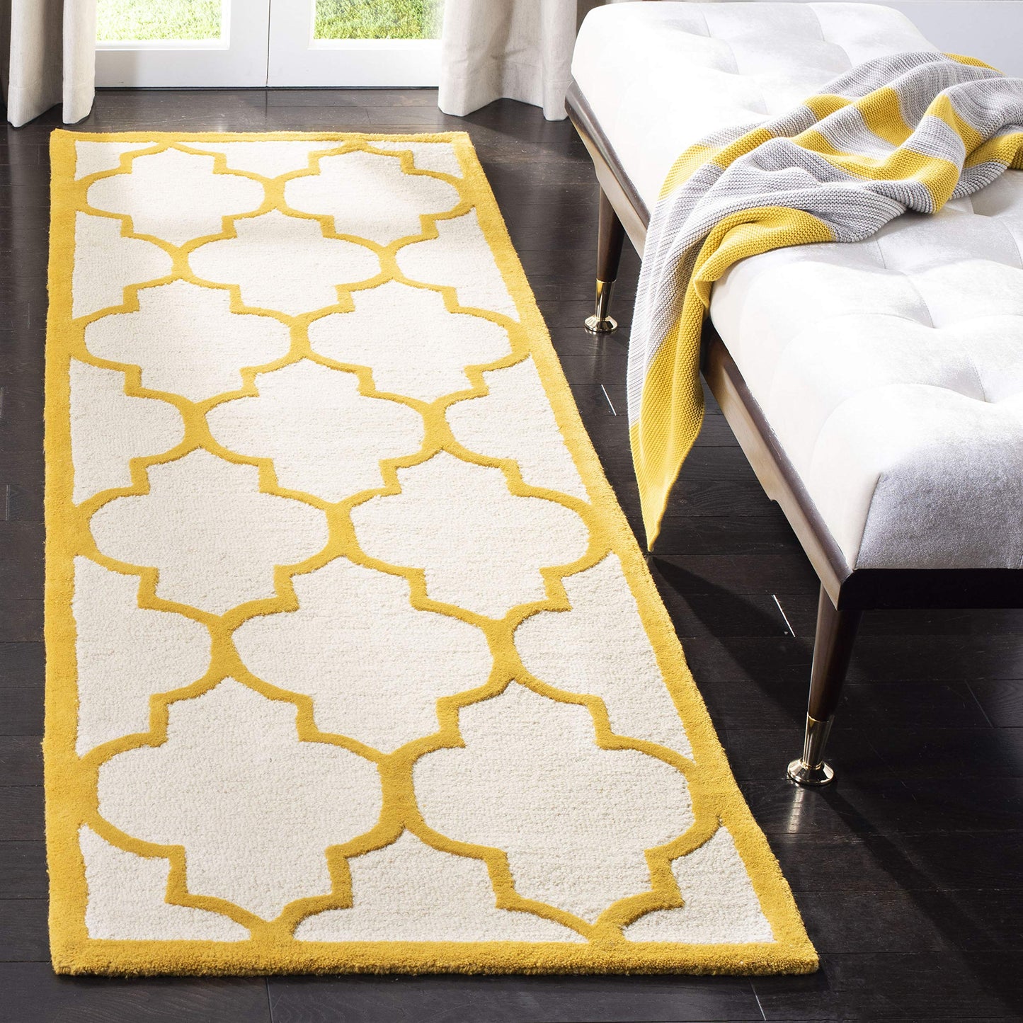 SAFAVIEH Cambridge Collection Runner Rug - 2'6" x 10', Ivory & Gold, Handmade Moroccan Trellis Wool, Ideal for High Traffic Areas in Living Room, Bedroom (CAM134U)