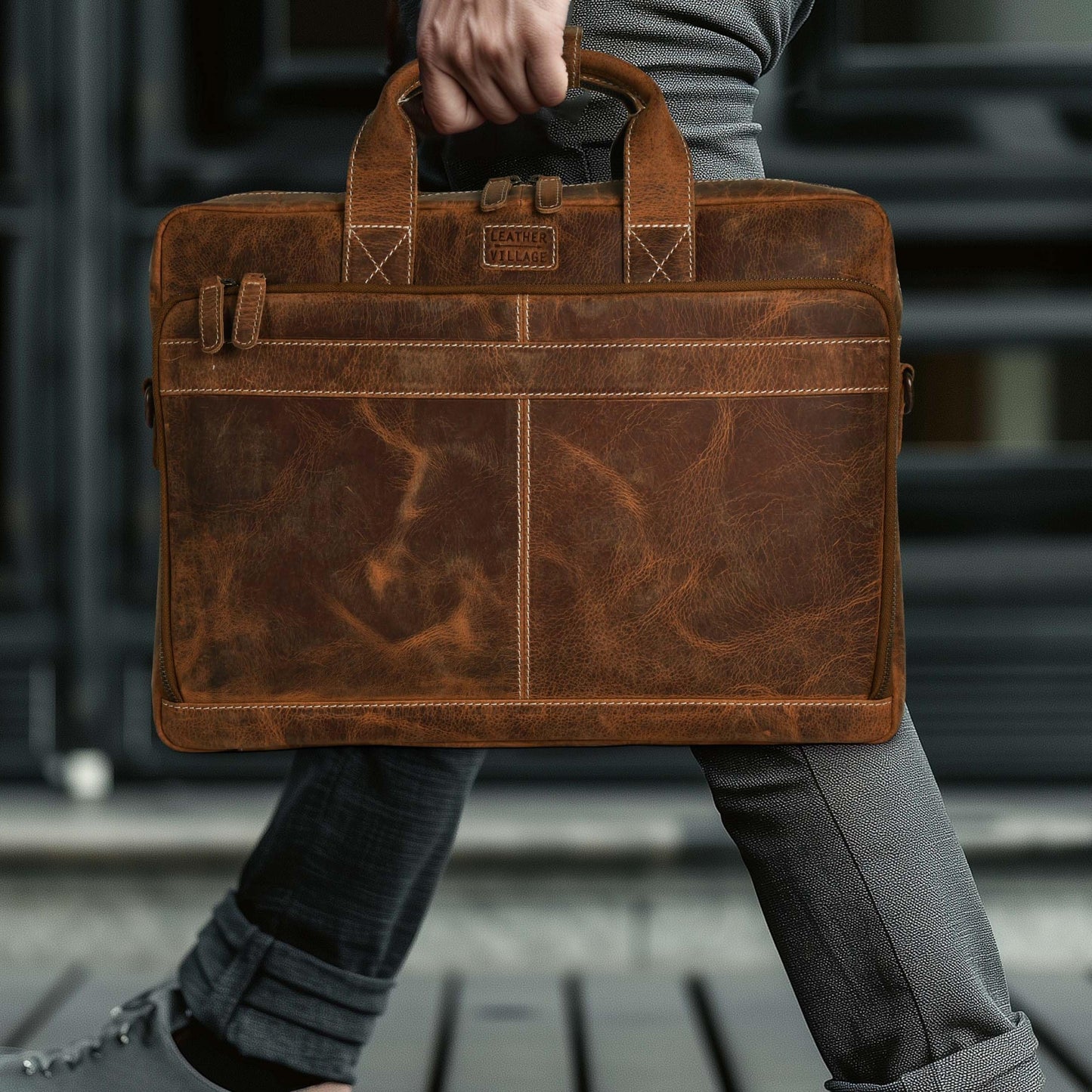 LEATHER VILLAGE 18" Leather Laptop Messenger Briefcase Bag for Men-Leather Satchel for Travel and Office Shoulder Bag- Sun Tan Brown