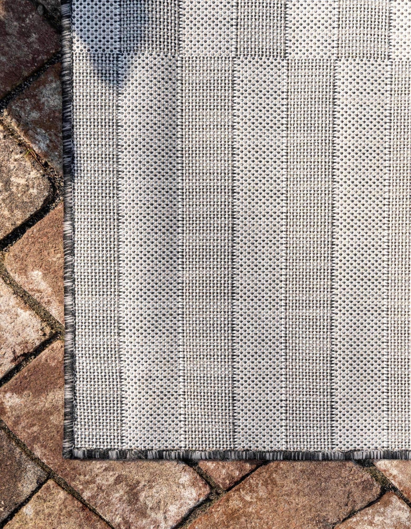 Unique Loom Outdoor Striped Collection Area Rug - Striped (7' 1" x 10' Rectangle, Charcoal/Ivory)