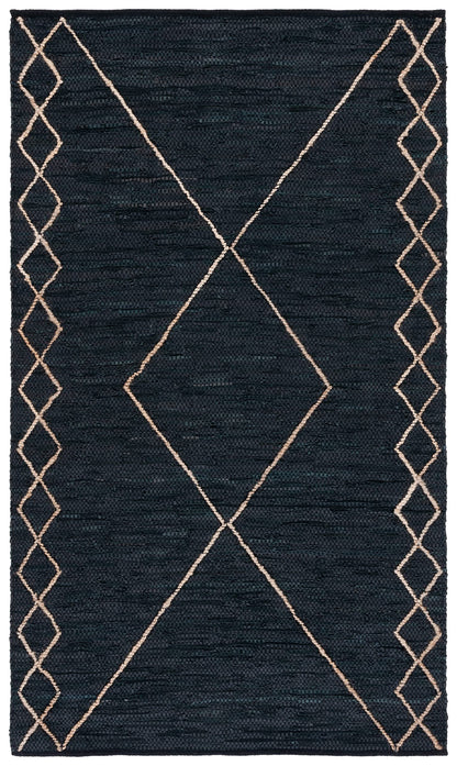 SAFAVIEH Vintage Leather Collection Accent Rug - 4' x 6', Black & Natural, Handmade Modern Rustic Boho, Ideal for High Traffic Areas in Entryway, Living Room, Bedroom (VTL802Z)