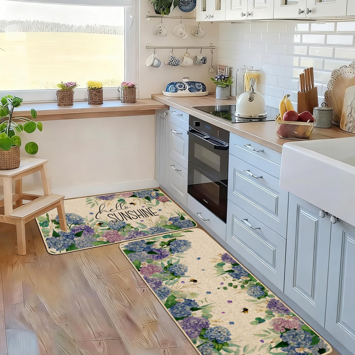 Baccessor Hydrangea Kitchen Mats Set of 2, Spring Summer Floral Bee Kitchen Rugs for Floor Non Slip Absorbent Low-Profile Seasonal Farmhouse Home Decor 17x29 and 17x47 Inch