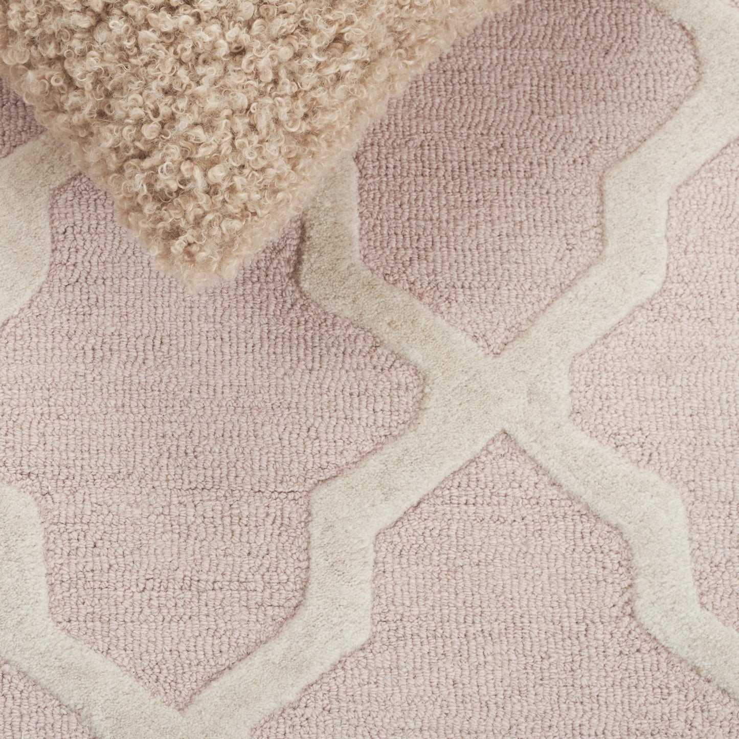 SAFAVIEH Area Rug 8x10 - Cambridge Collection - Large - Light Pink & Ivory, Handmade Wool, Trellis Pattern, Ideal for Living Room, Bedroom, Office, Dining Space (CAM121M)