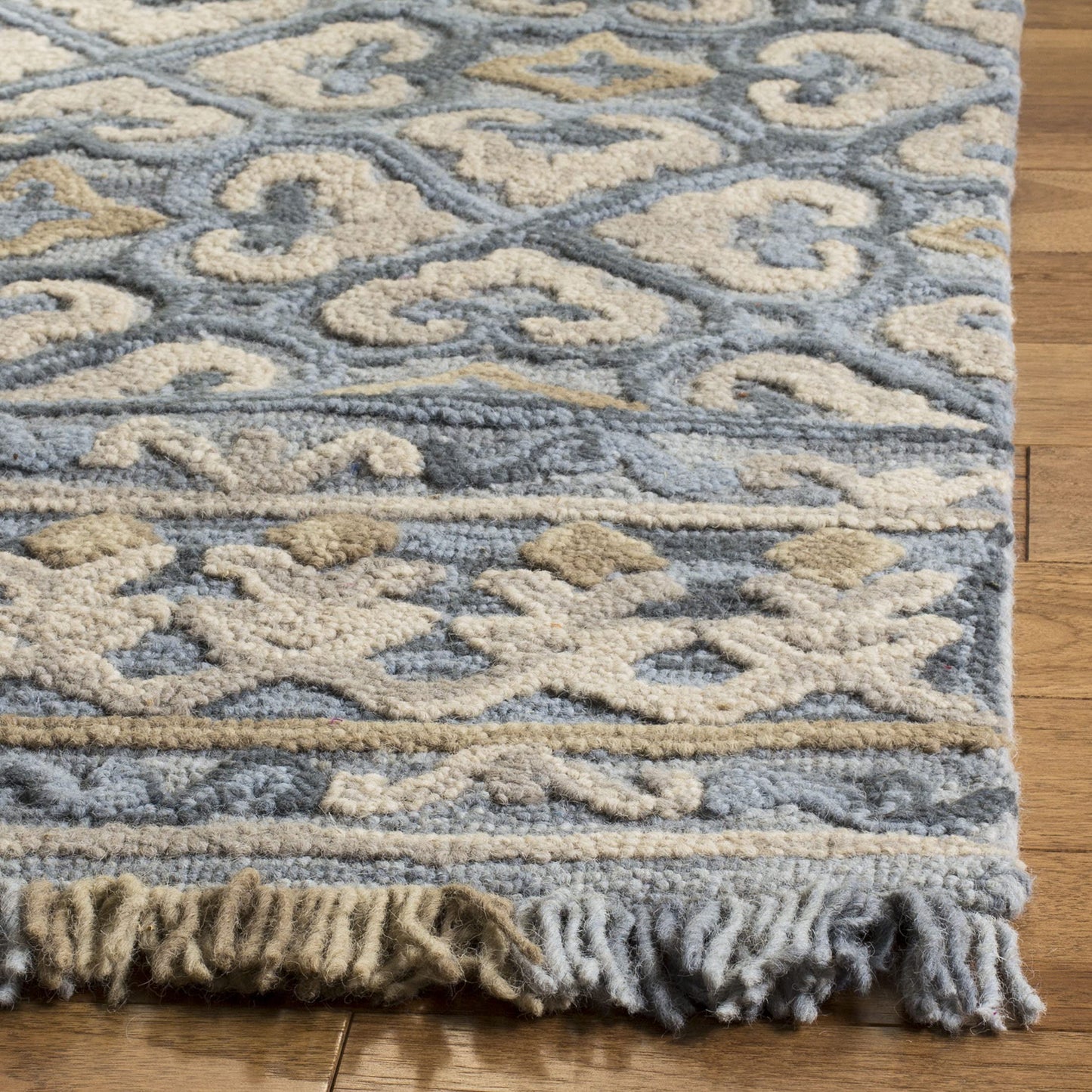 SAFAVIEH Blossom Collection 4' x 6' Light Beige/Blue BLM420A Handmade Fringe Premium Wool Area Rug