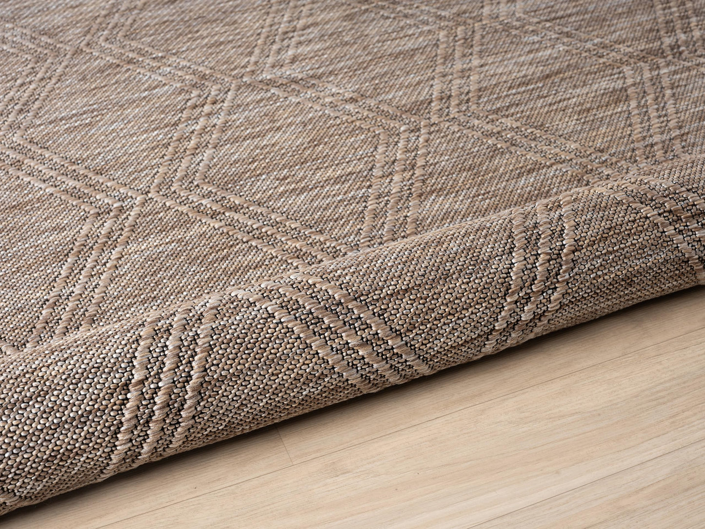 RUGGERRUGS Darla Textured Foldable Indoor Outdoor Rug, 5x7, Weather Resistant, Easy Clean, UV Resistant, Lightweight Contemporary Geometric Patio Carpet for Porch, Deck, Living Room (5' x 7', Beige)