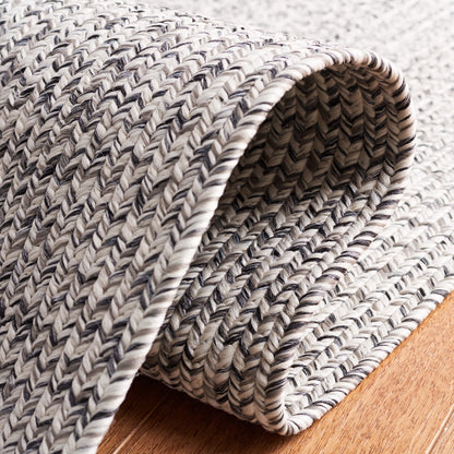 SAFAVIEH Washable Rug Outdoor Braided Collection - 5' x 8', Grey & Ivory, Handmade & Reversible, Non-Shedding & Easy to Clean, Ideal for Patio, Backyard, Mudroom (BRA201F)
