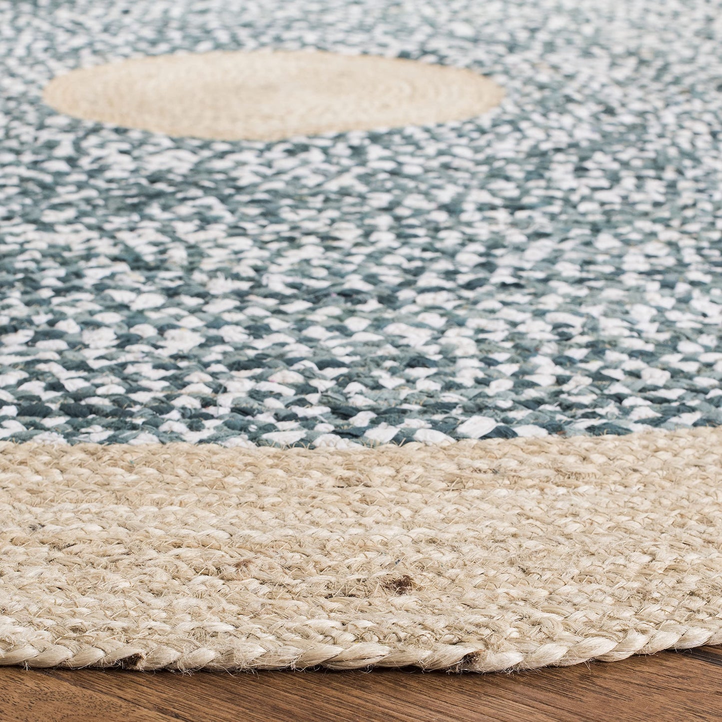 SAFAVIEH Cape Cod Collection Area Rug - 4' Round, Light Blue & Natural, Handmade Braided Jute & Cotton, Ideal for High Traffic Areas in Living Room, Bedroom (CAP210M)