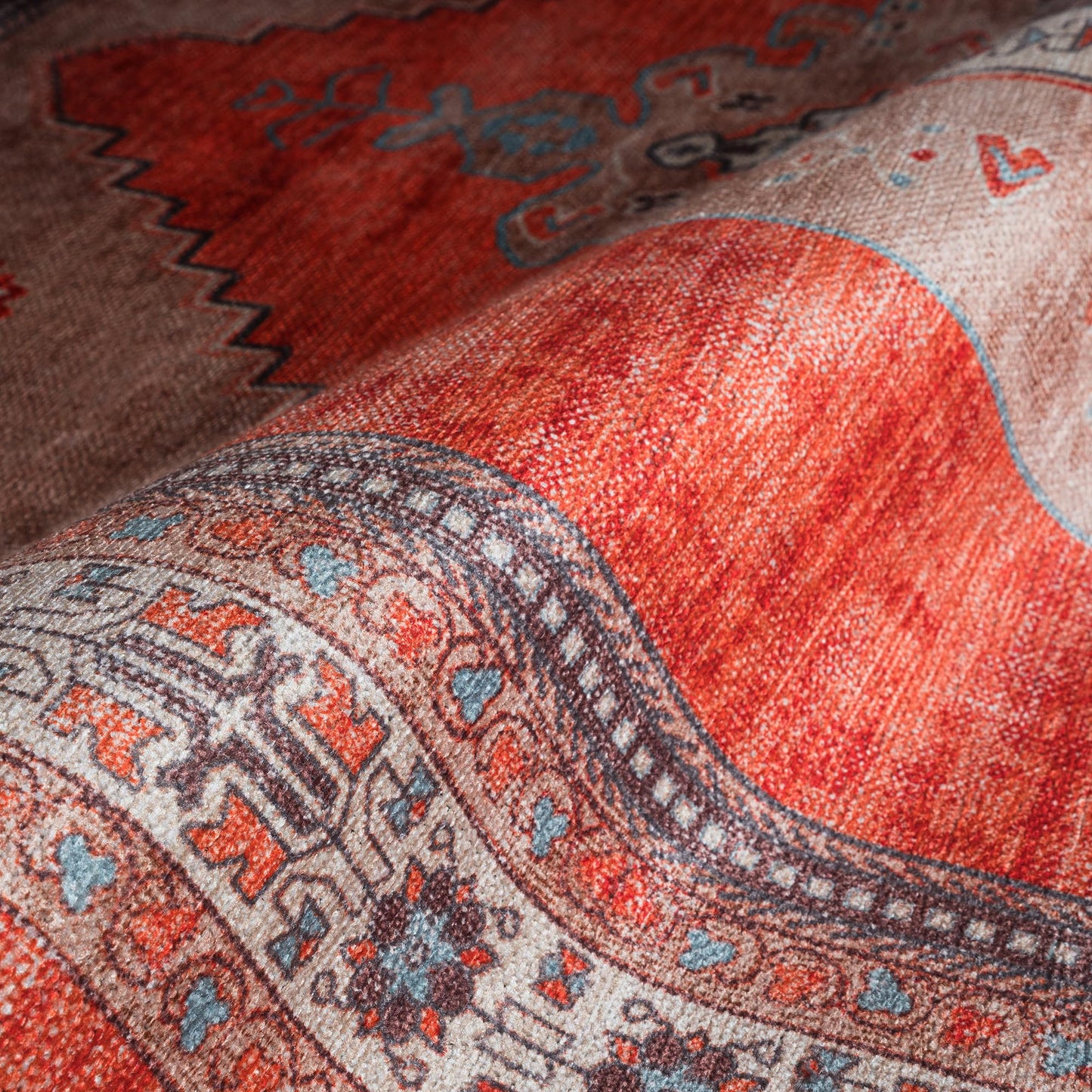 Fame Rugs Turkish Rug. Washable Vintage Oriental Antique Inspired Traditional Doormat Small Modern Area Rugs Luxury Entryway Entry Bedroom Bathroom Kitchen (380TT, 2'5 x 6'9)