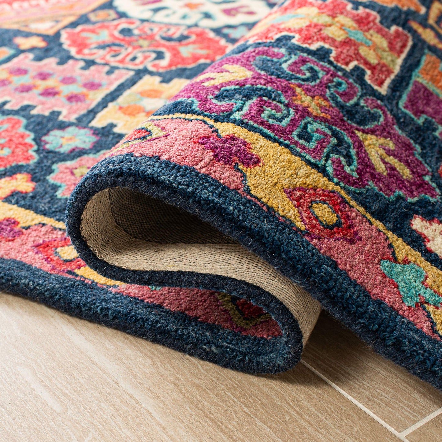 SAFAVIEH Aspen Collection Area Rug - 5' x 8', Blue & Red, Handmade Boho Wool, Ideal for High Traffic Areas in Living Room, Bedroom (APN518M)