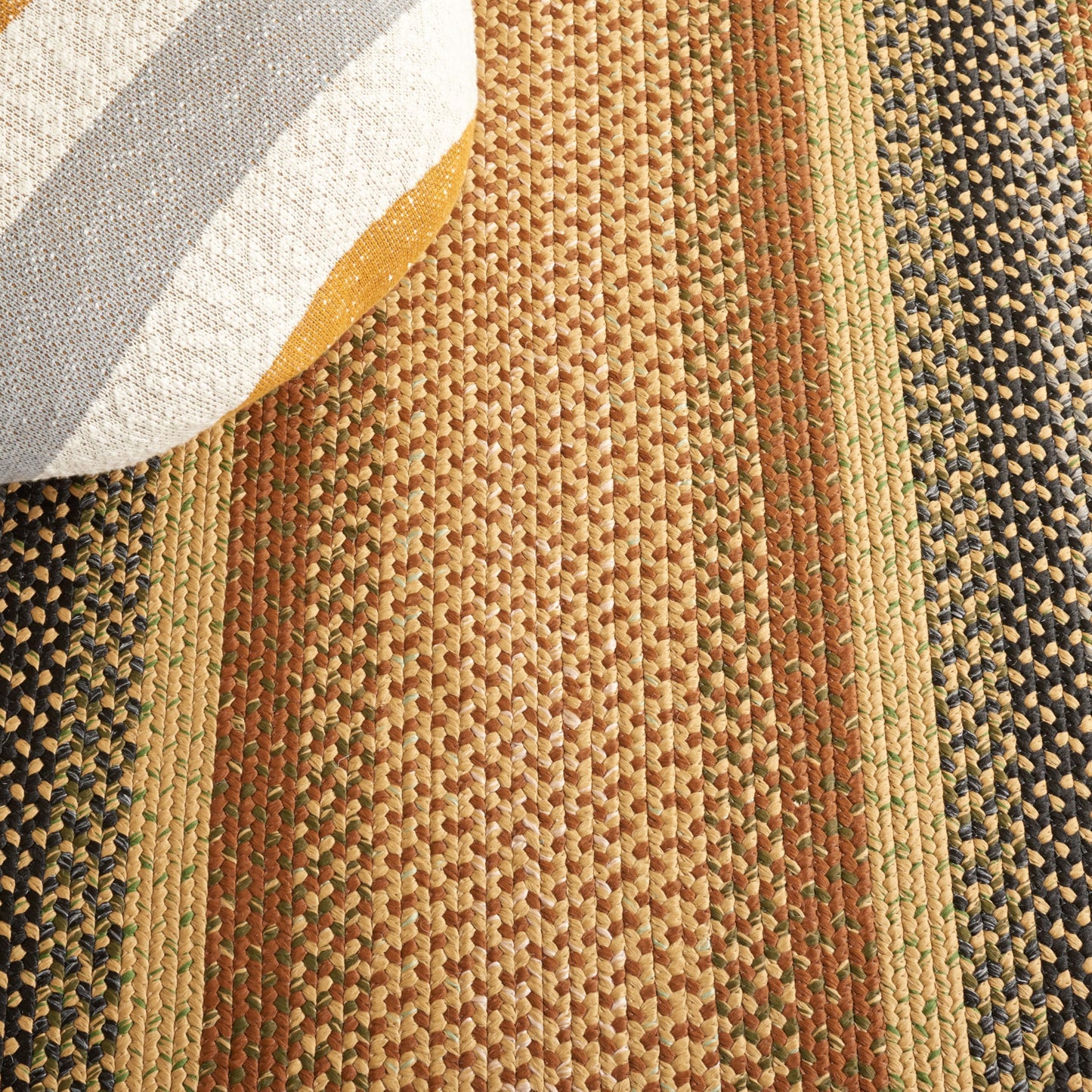 SAFAVIEH Washable Rug Outdoor Braided Collection - 2' x 3', Multi, Handmade & Reversible, Non-Shedding & Easy to Clean, Ideal for Entryway, Patio, Kitchen, Mudroom, Front Door (BRD308A)