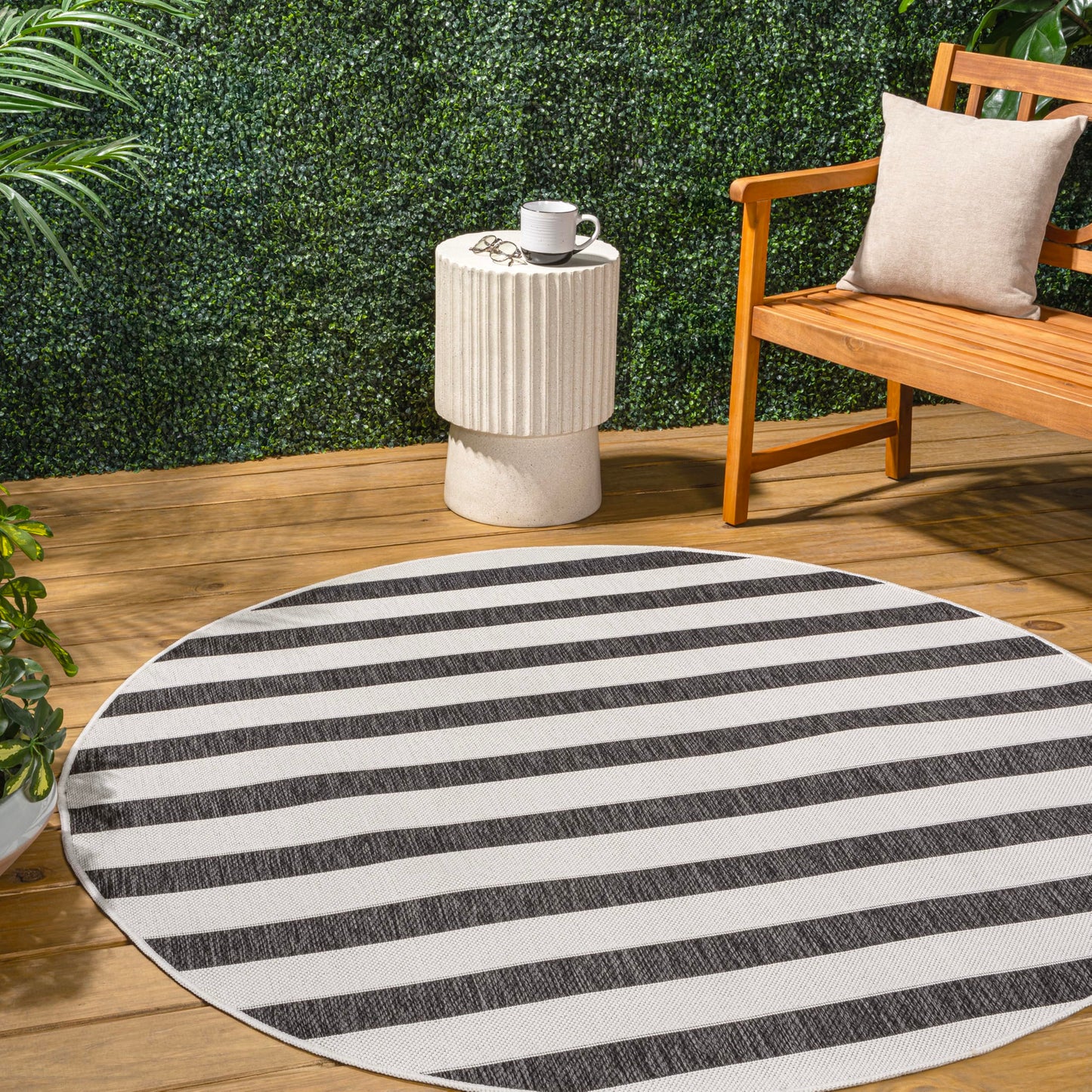 JONATHAN Y Wide Stripe Indoor Outdoor Round Area Rug 3 Ft Black/Cream, Aveiro for Backyard, Patio, Porch, Easy-Cleaning, High Traffic, Pet-Friendly, Non-Shedding (SMB112B-3R)