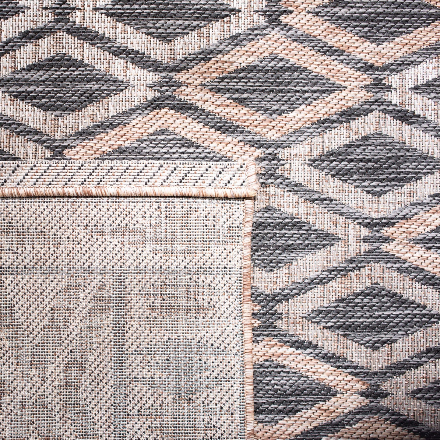 SAFAVIEH Washable Rug Outdoor Courtyard Collection - 5'3" x 7'7", Black & Natural, Non-Shedding & Easy Cleaning, Ideal for Patio, Backyard, Mudroom (CY8531-37321)