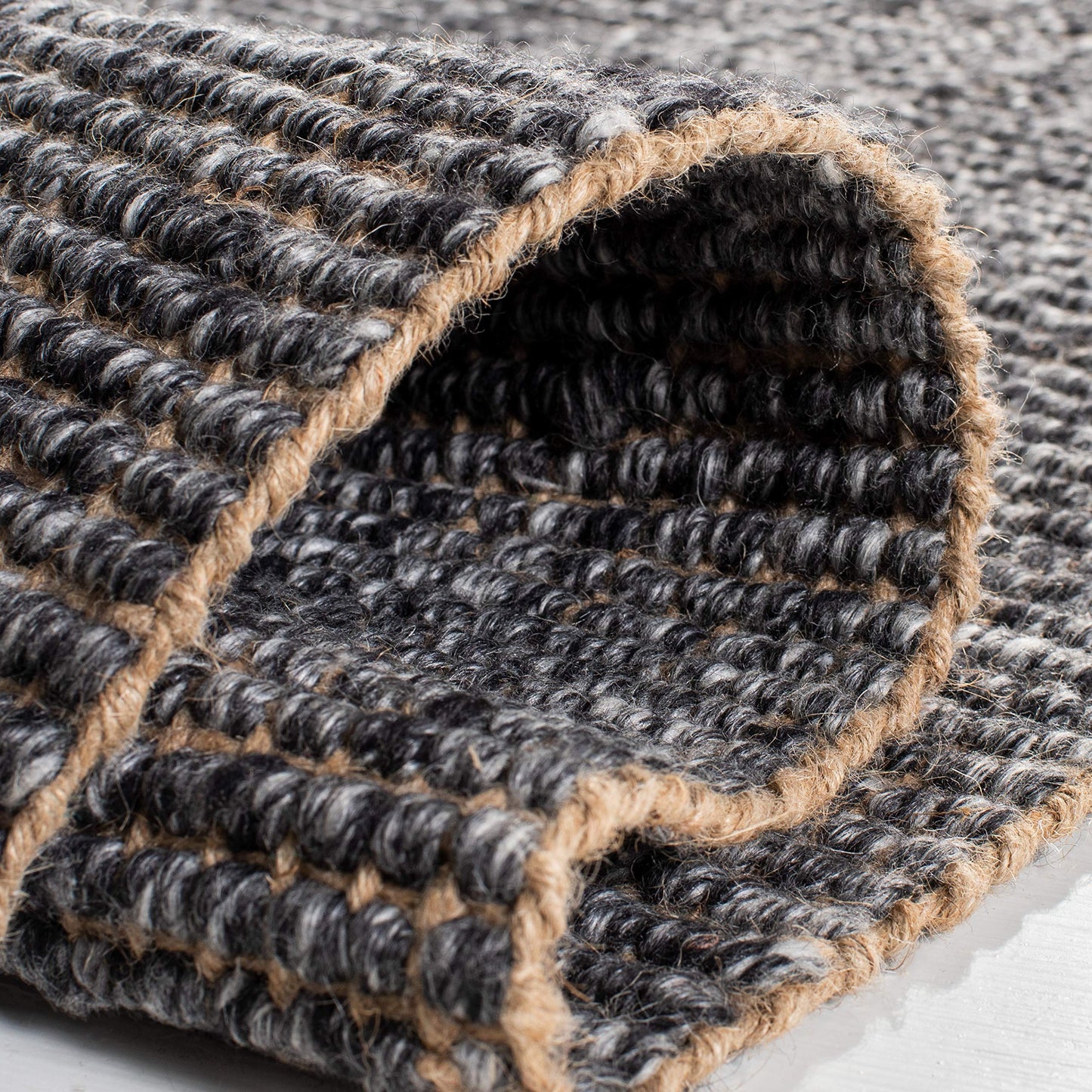 SAFAVIEH Area Rug 8x10 - Natural Fiber Collection - Large - Charcoal & Natural, Handmade Woven Jute, Fringe Detail, Ideal for Living Room, Bedroom, Dining Space (NF826H)