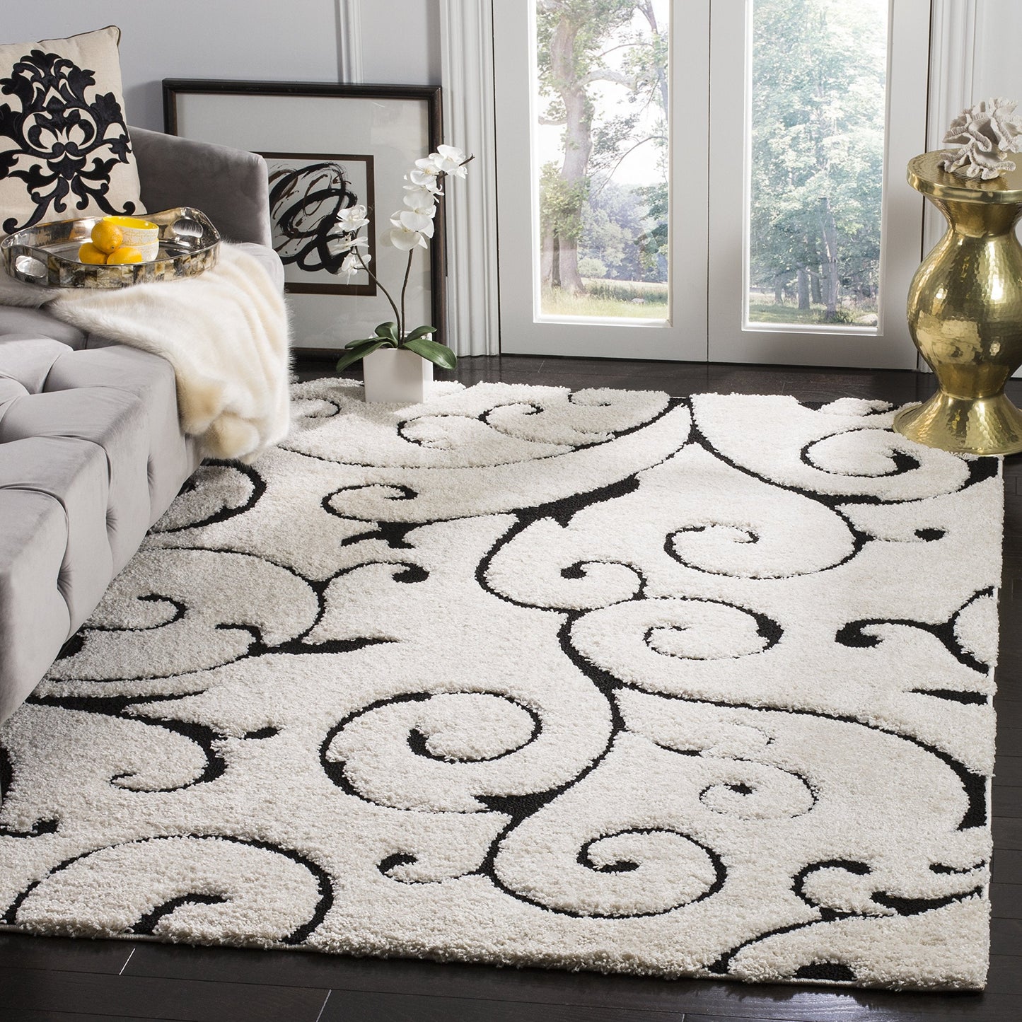 SAFAVIEH Florida Shag Collection Accent Rug - 4' x 6', Ivory & Black, Scroll Design, Non-Shedding & Easy Care, High-Low Plush Pile, Ideal for Living Room, Bedroom, Dining Space (SG455-1290)