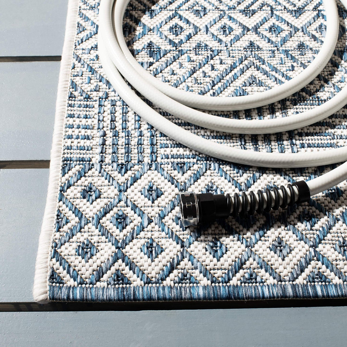 SAFAVIEH Washable Rug Outdoor Courtyard Collection - 5'3" Square, Blue & Navy, Non-Shedding & Easy Cleaning, Ideal for Patio, Backyard, Mudroom (CY8235-53412)