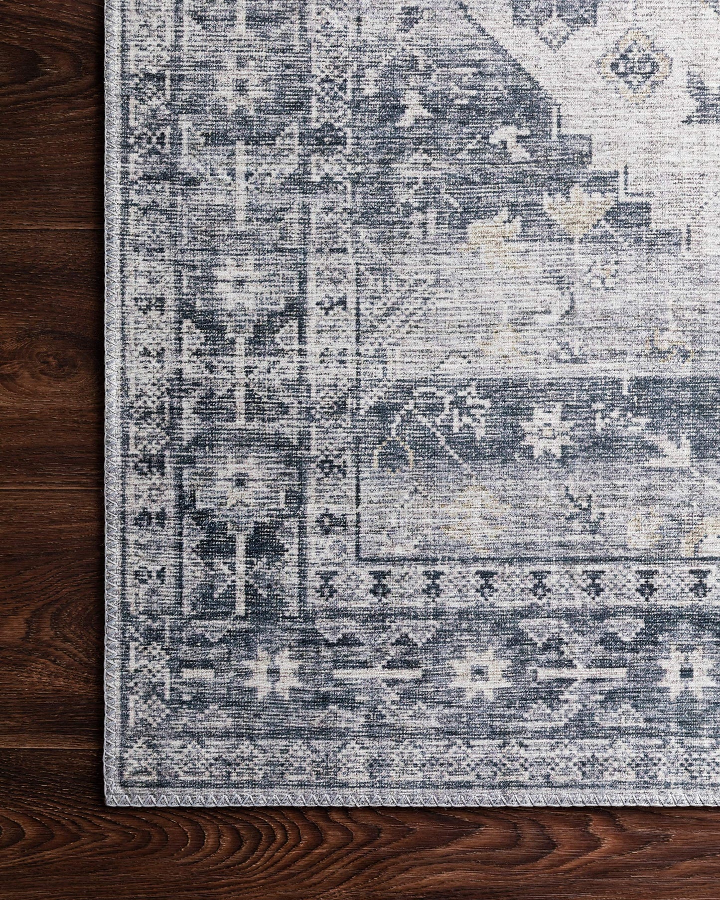 Loloi Skye Collection SKY-02 Silver/Grey 6'-0" x 6'-0" Round Area Rug