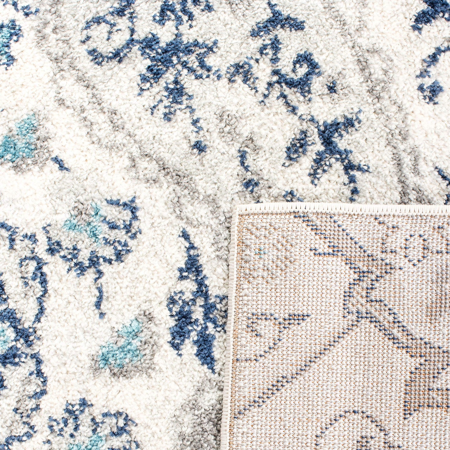 SAFAVIEH Madison Collection Accent Rug - 4' x 6', Cream & Light Grey, Boho Chic Glam Paisley Design, Non-Shedding & Easy Care, Ideal for High Traffic Areas in Entryway, Living Room, Bedroom (MAD600C)