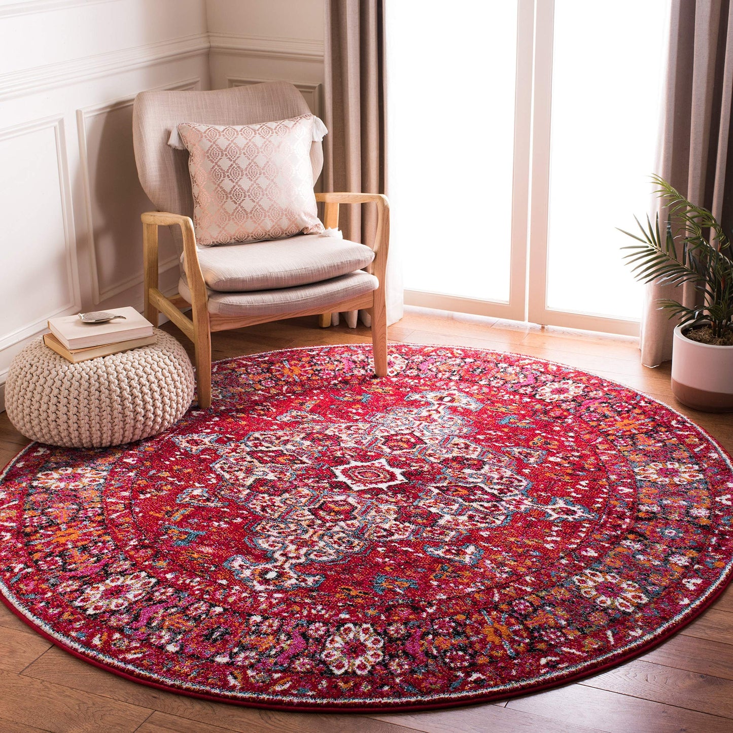 SAFAVIEH Vintage Hamadan Collection Area Rug - 5'3" x 7'6", Red & Multi, Oriental Traditional Persian Design, Non-Shedding & Easy Care, Ideal for High Traffic Areas in Living Room, Bedroom (VTH222A)