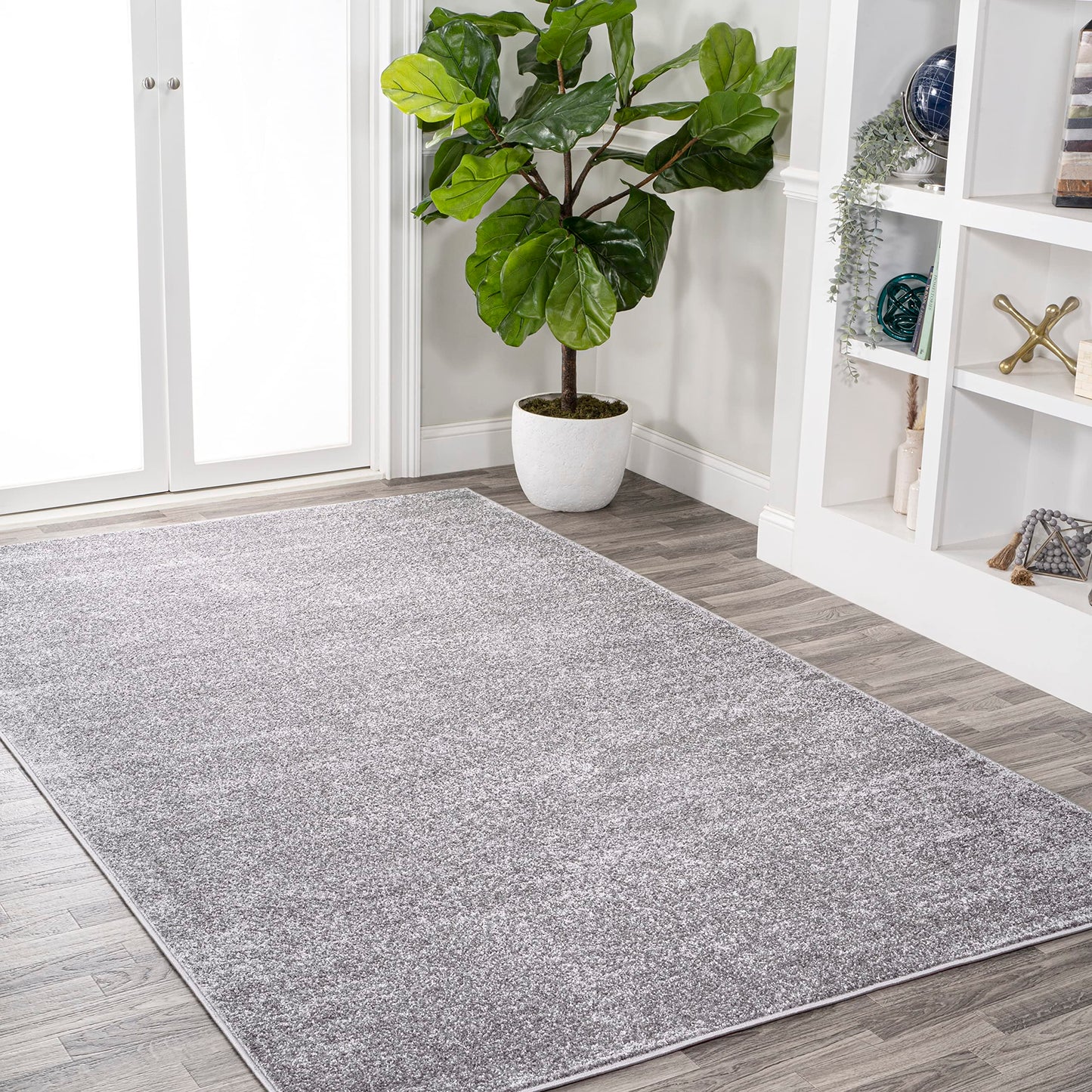 JONATHAN Y Haze Solid Low-Pile Gray Indoor Area Rug 3x5, Coastal,Bohemian,Minimalist,Classic, Easy-Cleaning for Living Room,Bedroom,Kitchen,Pet Friendly,Non-Shedding (SEU100A-3)