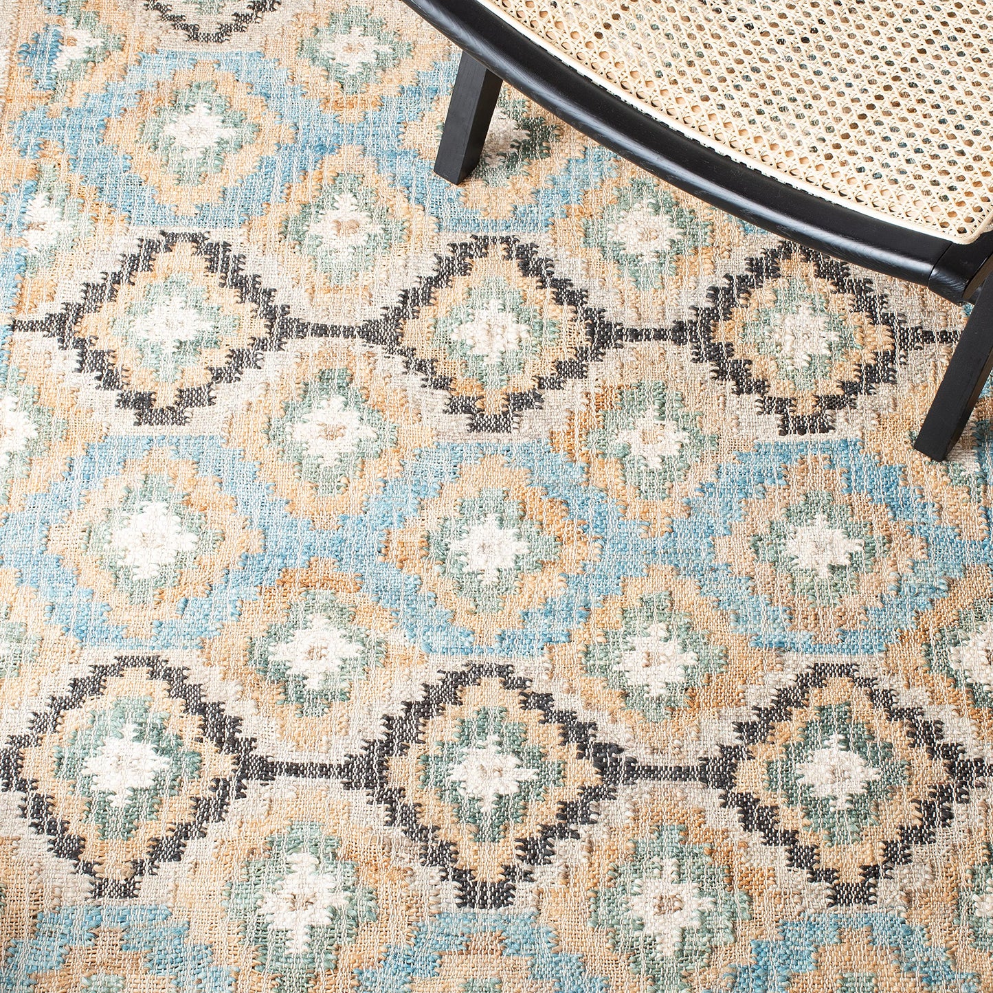 SAFAVIEH Kilim Collection Area Rug - 5' x 8', Blue & Ivory, Handmade Flat Weave Jute, Ideal for High Traffic Areas in Living Room, Bedroom (KLM756M)