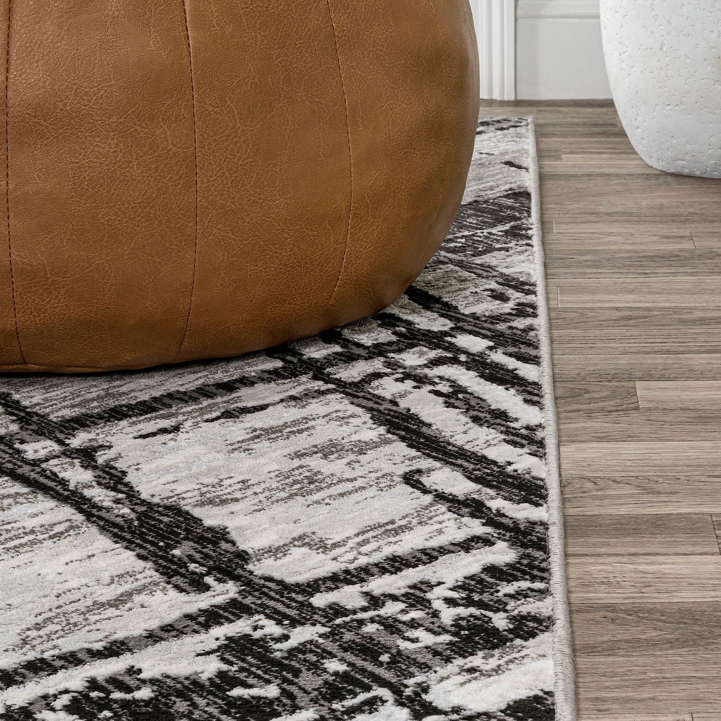JONATHAN Y Slant Abstract Black/Gray Indoor Area Rug 3X5 ft, Modern for Living Room, Bedroom, Kitchen, Office, Easy-Cleaning, High Traffic, Pet-Friendly, Non-Shedding SOR201D-3