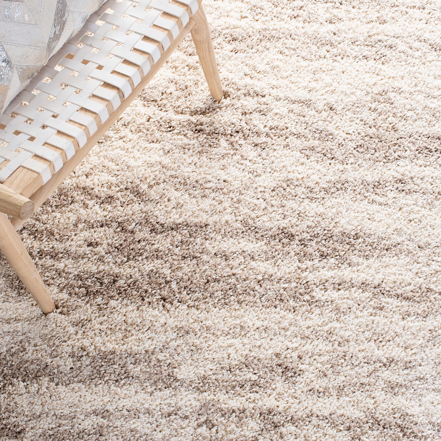 SAFAVIEH Hudson Shag Collection Area Rug - 7' Square, Ivory & Beige, Modern Design, Non-Shedding & Easy Care, 2-inch Thick Ideal for High Traffic Areas in Living Room, Bedroom (SGH206B)