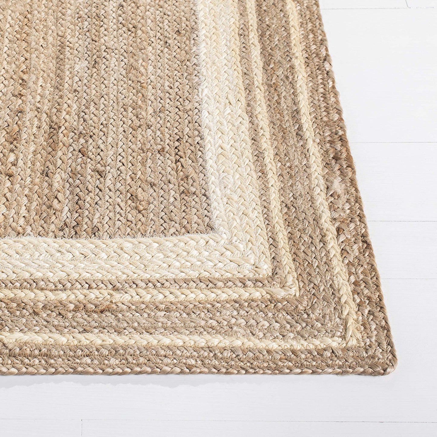 SAFAVIEH Natural Fiber Collection Accent Rug - 4' x 6', Ivory & Natural, Handmade Border Farmhouse Jute, Ideal for High Traffic Areas in Entryway, Living Room, Bedroom (NF109A)