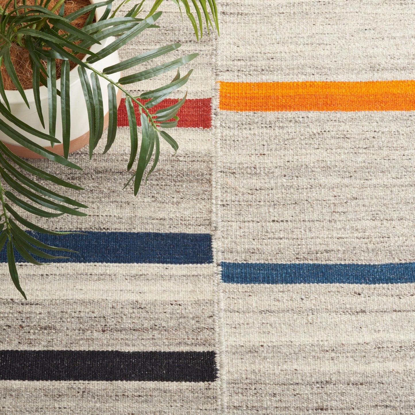 SAFAVIEH Kilim Collection Area Rug - 5' x 8', Ivory & Grey, Handmade Flatweave Wool, Boho Southwestern Design, Ideal for Living Room, Bedroom, Dining Room (KLM976F-5)